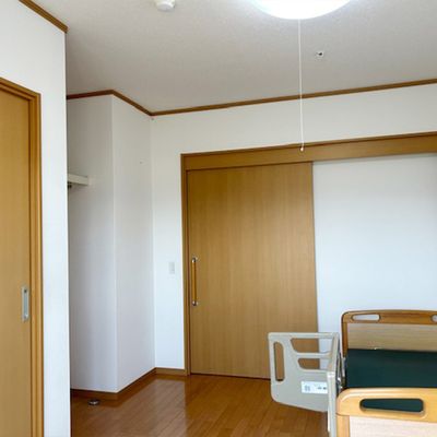 落ち着いた雰囲気の居室