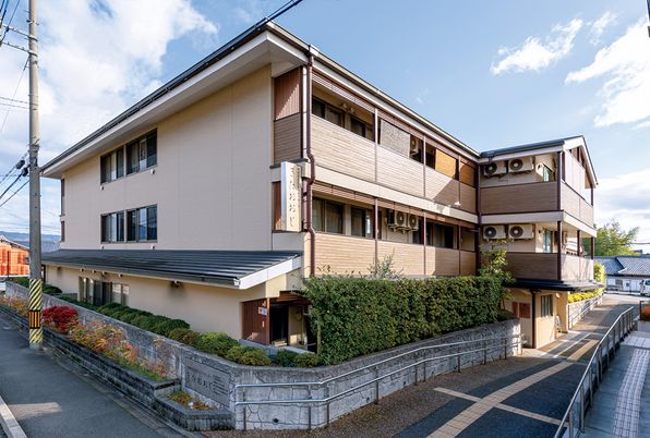 三階建ての外観