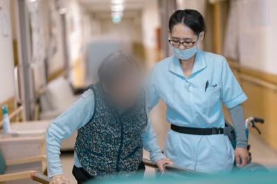 介助中の様子廊下