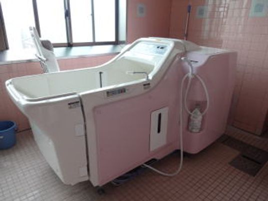 機械式浴槽の浴室