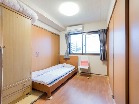 清潔な居室の内観