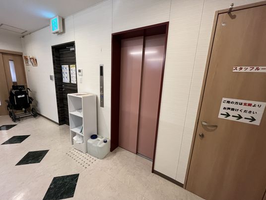 明るい廊下のスタンプコーナー
