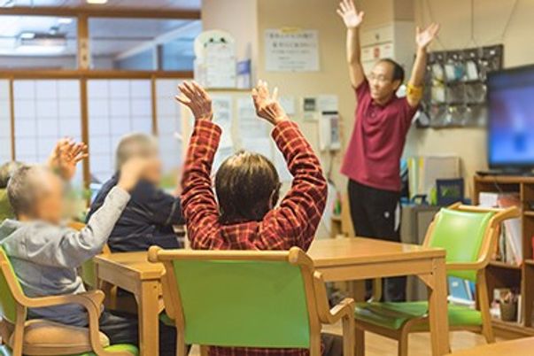 体操を楽しむ様子の場所