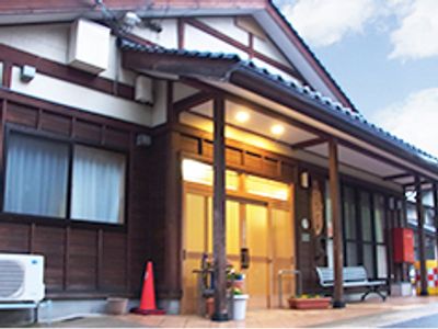 和風建物のエントランス