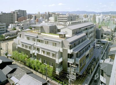 住宅街の建物外観