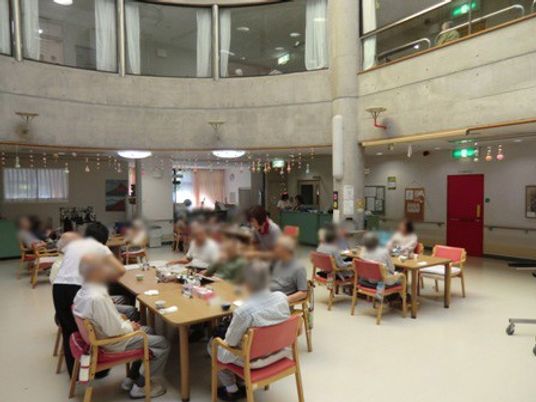 広々とした食堂