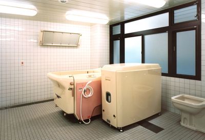 広々とした浴室