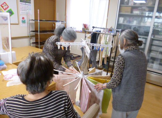 共同作業をする場面