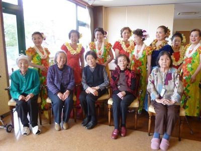 楽しい時間を過ごす人々