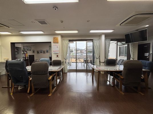 広々としたラウンジ