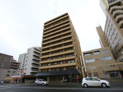 多階層のビル外観