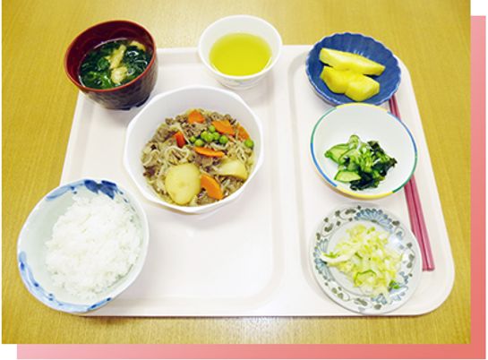 温かい食事の様子
