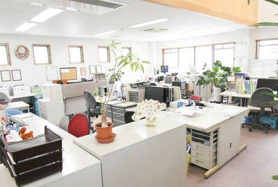 明るいオフィス風景