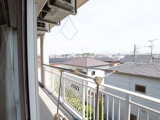 開放的なバルコニー風景