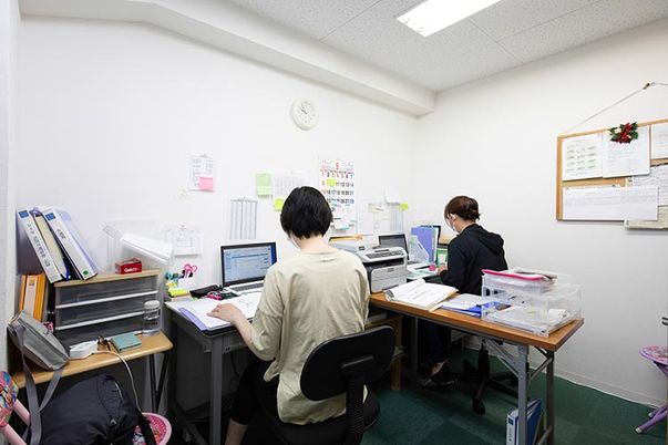 スタッフの作業室