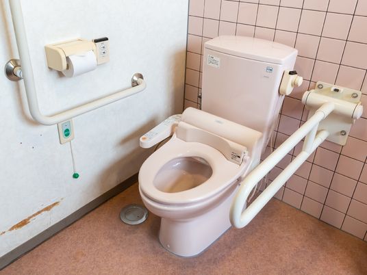 手すり付きトイレ設備