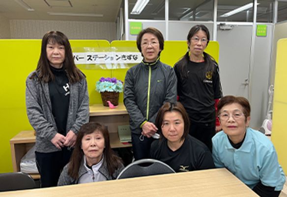 活動中のスタッフたち