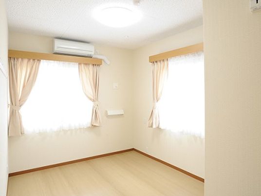 明るく清潔な居室