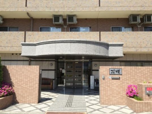 明るく心地よいエントランス