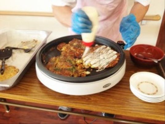 料理をする手元