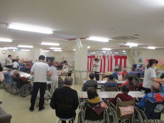 賑やかな多目的室