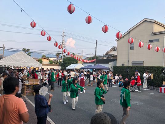 中庭で開催されるお祭り