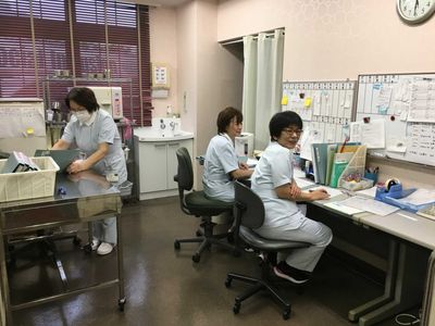 スタッフの様子がわかる部屋