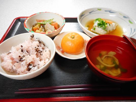 手作り感ある温かい食事