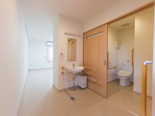 バリアフリーなトイレ空間
