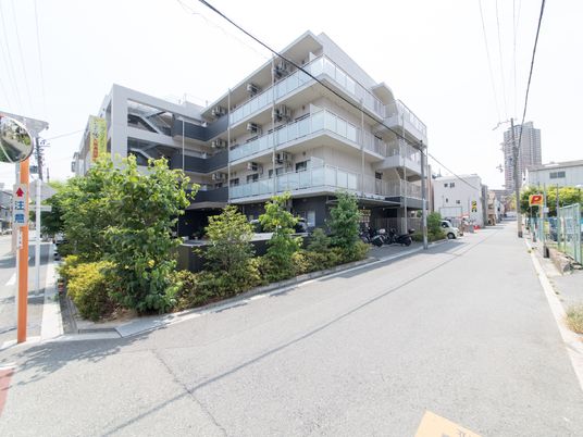 都市型のモダンな外観