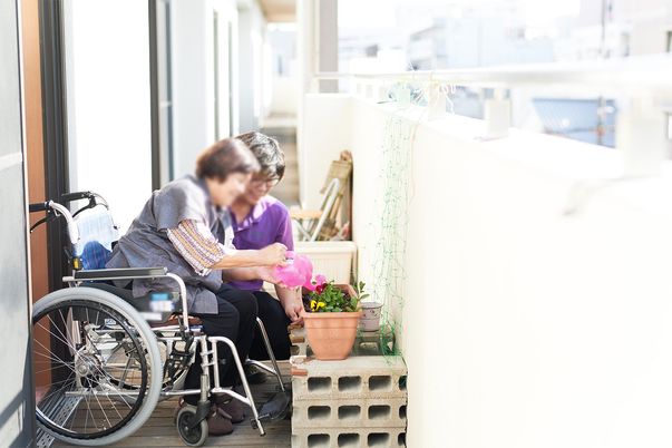 車椅子の利用風景バルコニー