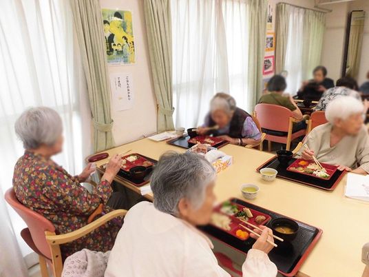 温かな食事のひととき