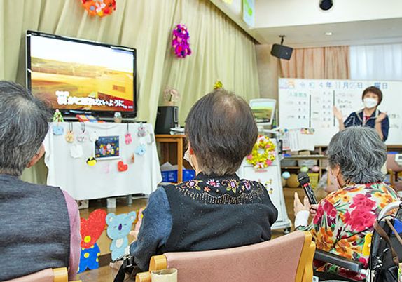 テレビのあるリビング