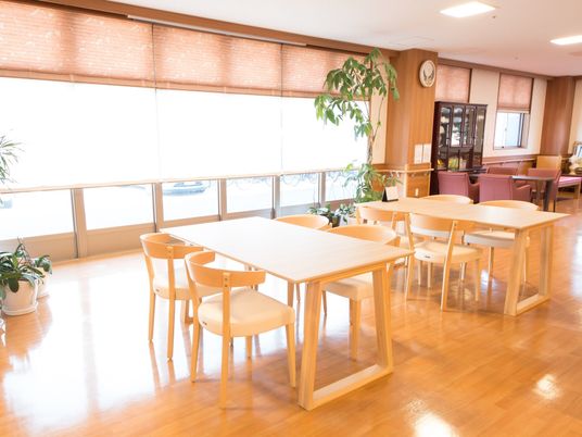 明るい食堂の一角