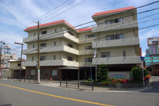 住宅型の建物外観