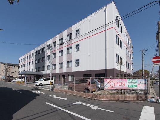 新築そうな建物の外観