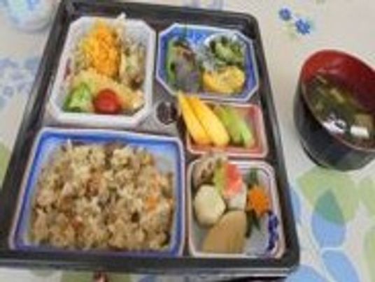 色とりどりの料理