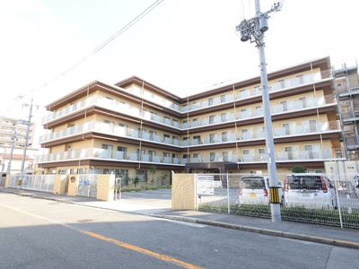 広々とした清潔な外観