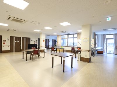 広々とした共有リビング空間