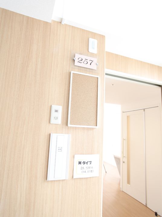 部屋番号表示の廊下