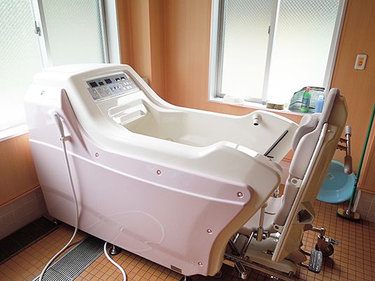 快適な設備の浴室