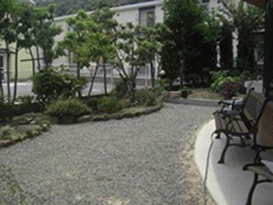 緑豊かな中庭