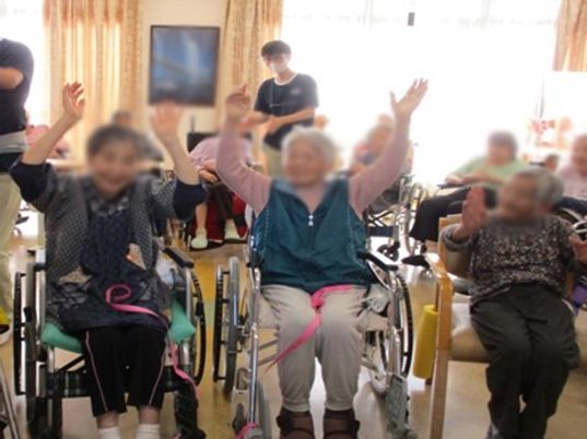 楽しそうな様子の居室