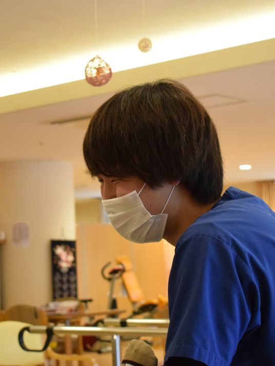 若いスタッフの姿