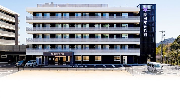 現代的な建物の外観