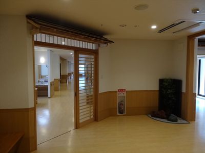 開放的な入口の廊下