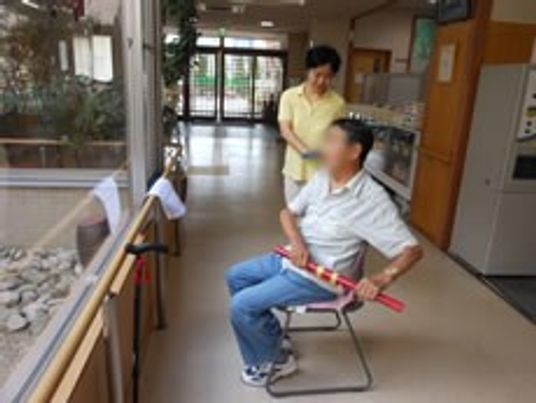 自然光あふれる廊下