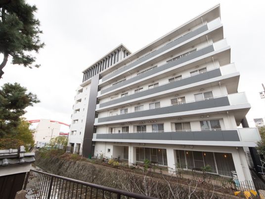 清潔感のある建物の外観