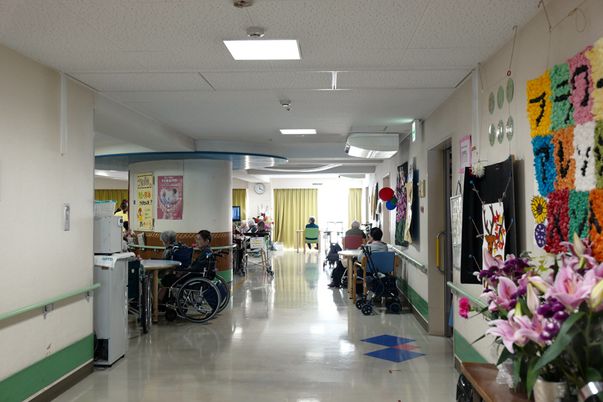 賑やかな廊下