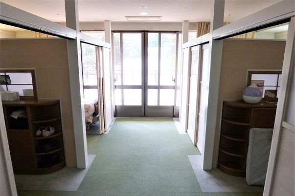 奥行きのある廊下
